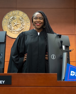 How Vonda Bailey Went From Mountain View Student To District Judge ...